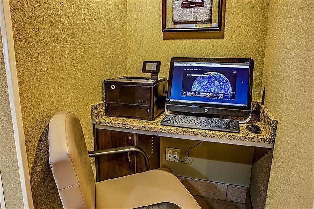 Microtel Inn And Suites North Canton Esterno foto