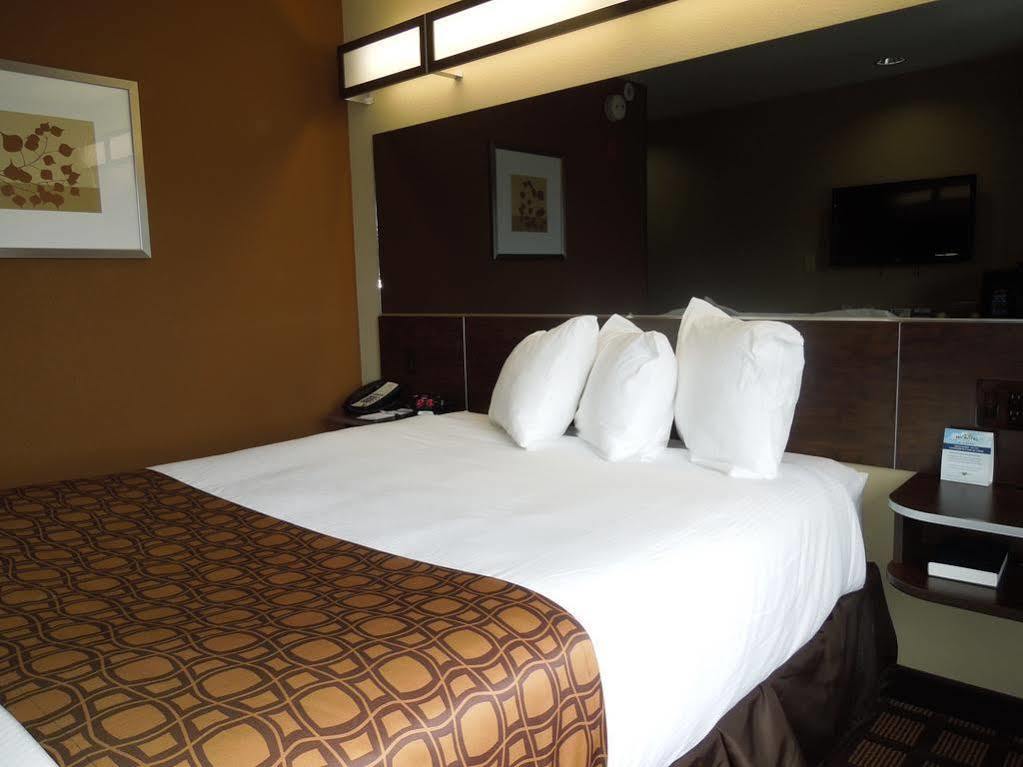 Microtel Inn And Suites North Canton Esterno foto